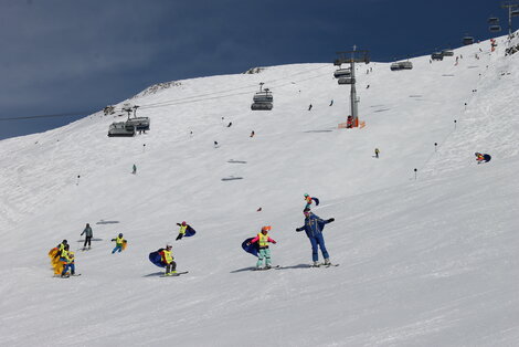 Skilehrer mit Snowsails