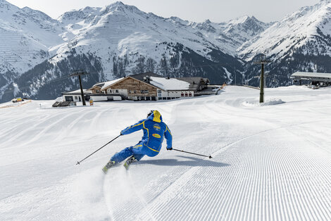 Der perfekte Carving Schwung mit der Skischule Arlberg 